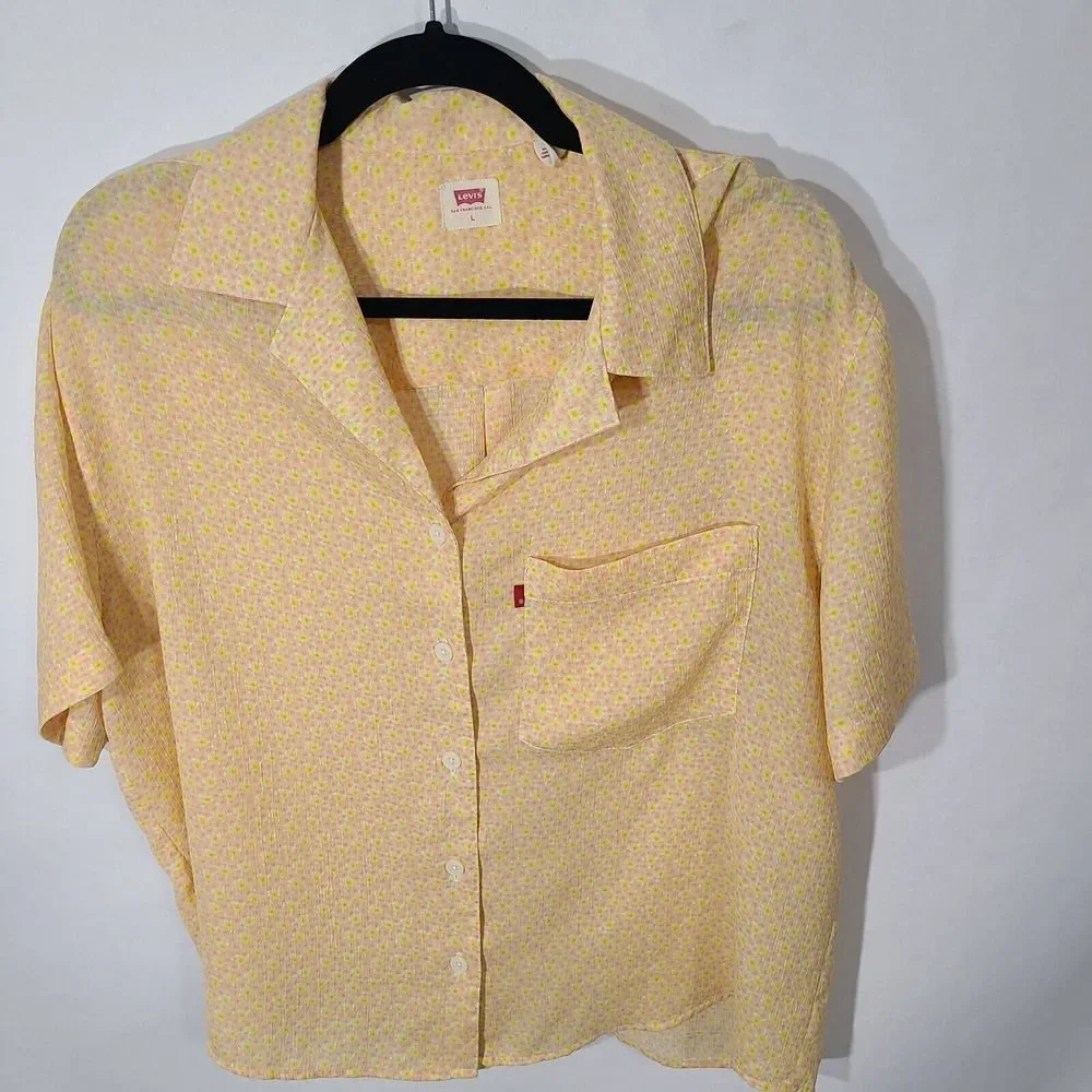 Levis San Francisco CaL L Yellow Floral‎ Short Sleeve Shirt Casual Travel